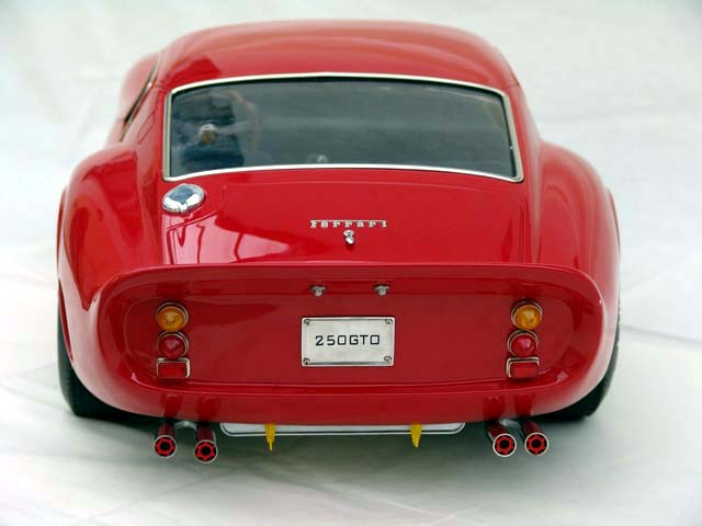 フェラーリ 250GTO 1/5 88センチモデルカー登場！世界限定250台